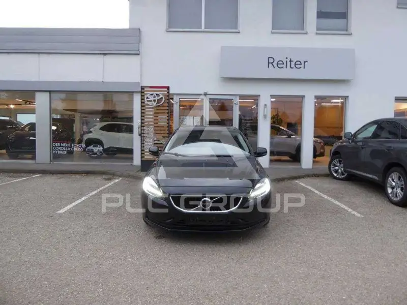 2019 Volvo V40