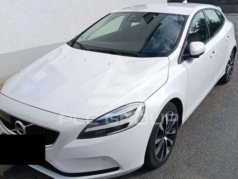2019 Volvo V40