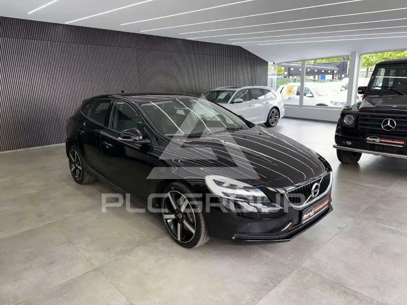 2019 Volvo V40