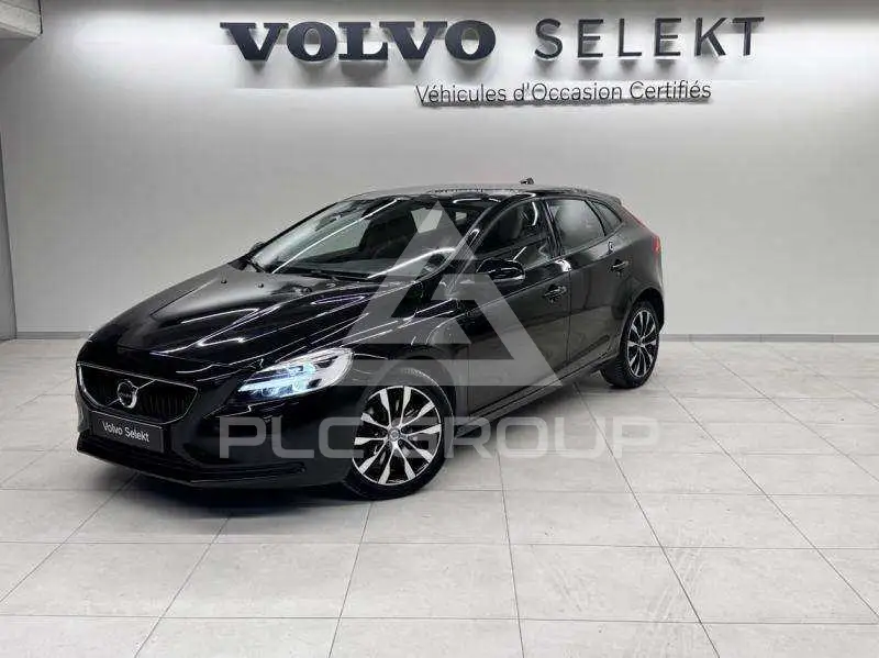 2019 Volvo V40