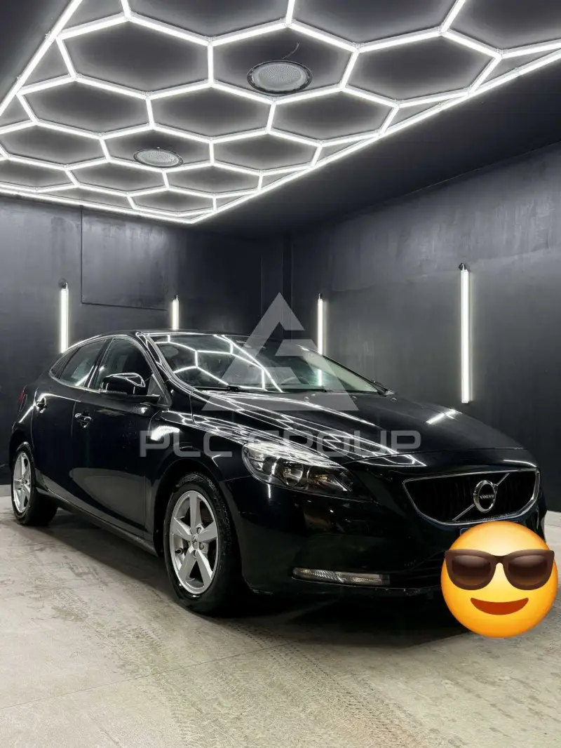 2019 Volvo V40