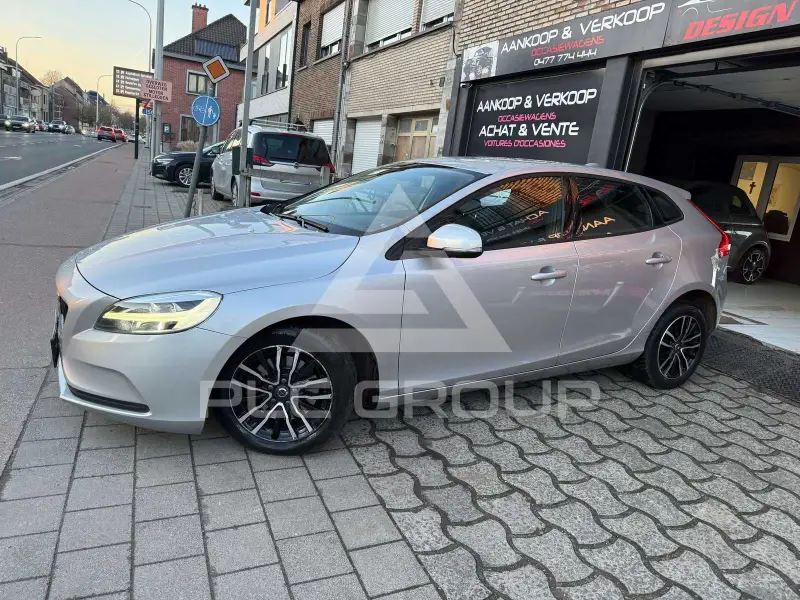 2019 Volvo V40