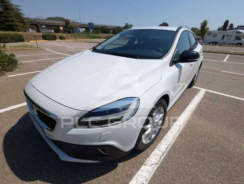 2019 Volvo V40
