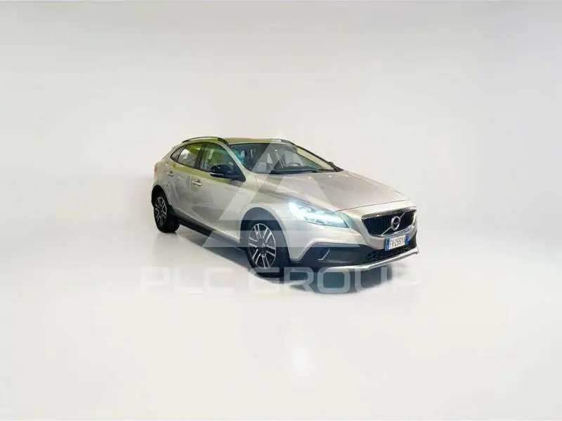2019 Volvo V40