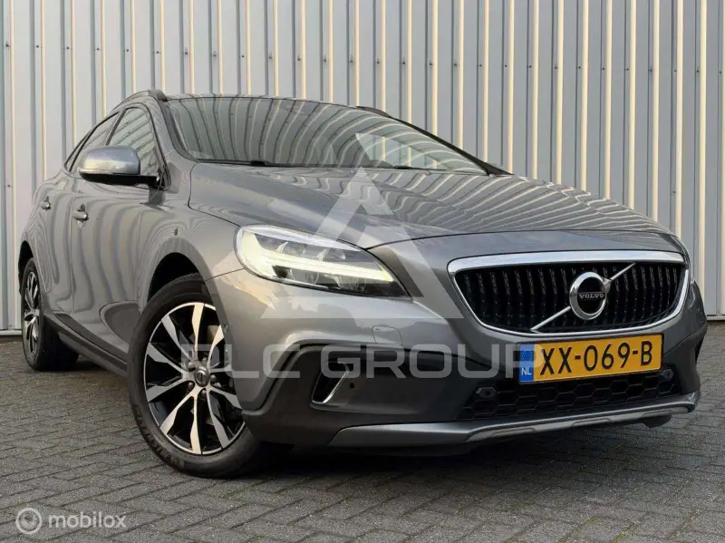 2019 Volvo V40