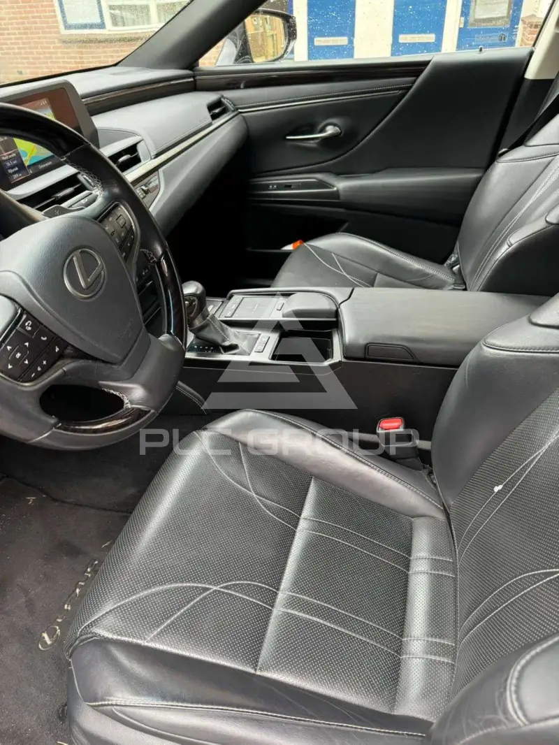 2019 Lexus ES300