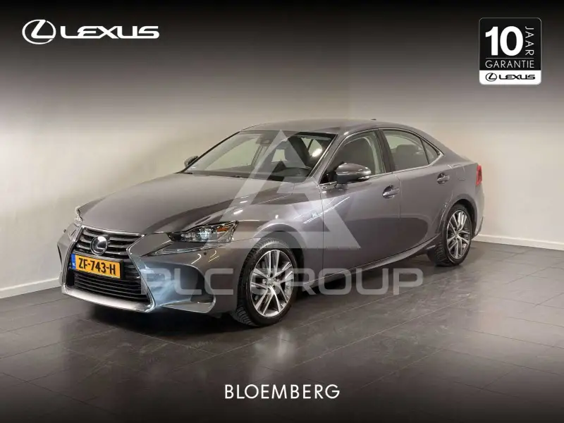 2019 Lexus IS300
