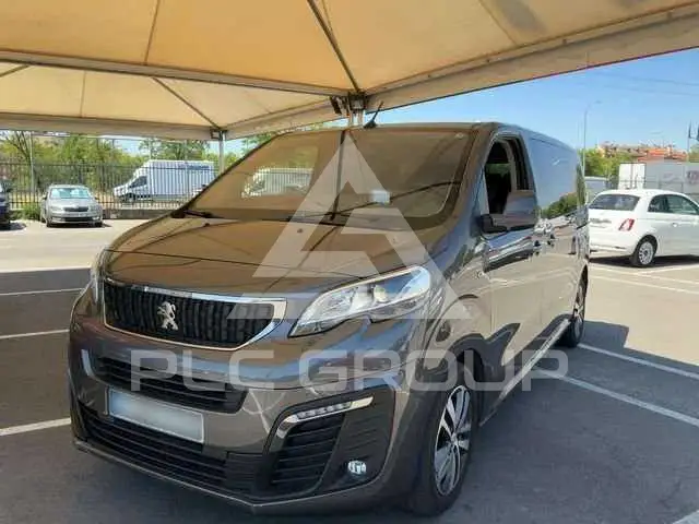 2019 Peugeot Traveller