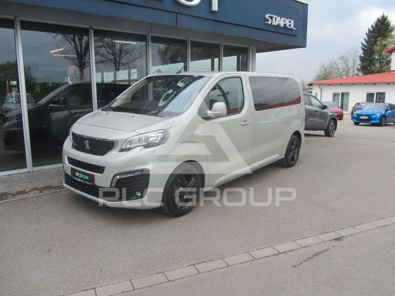 2019 Peugeot Traveller