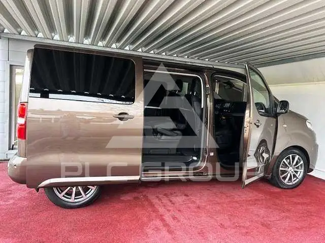 2019 Peugeot Traveller