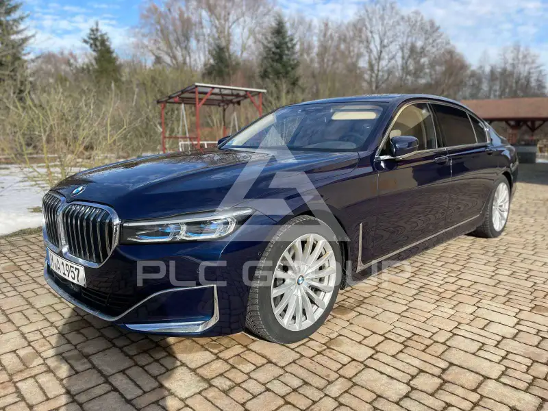 2020 BMW 740