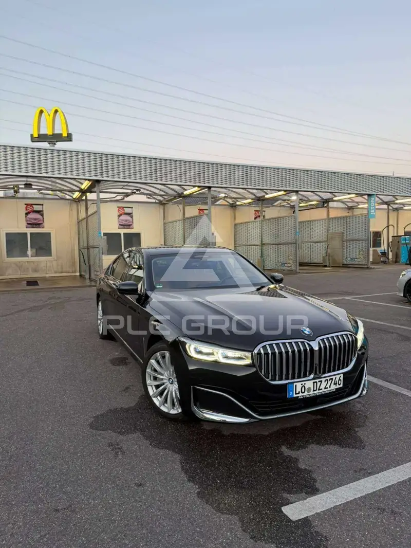 2020 BMW 740