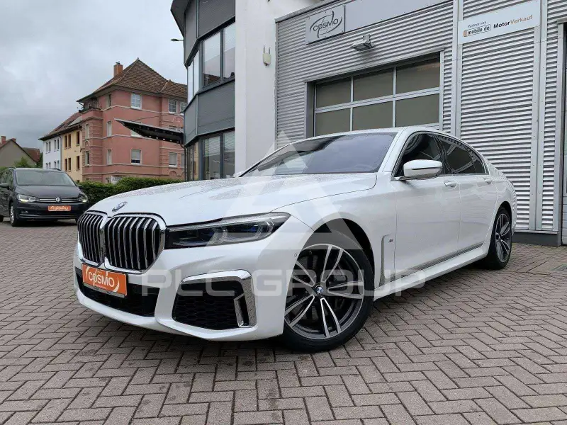 2020 BMW 740