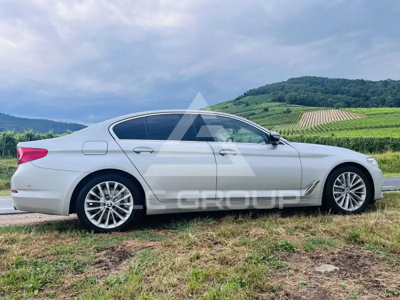 2020 BMW 530