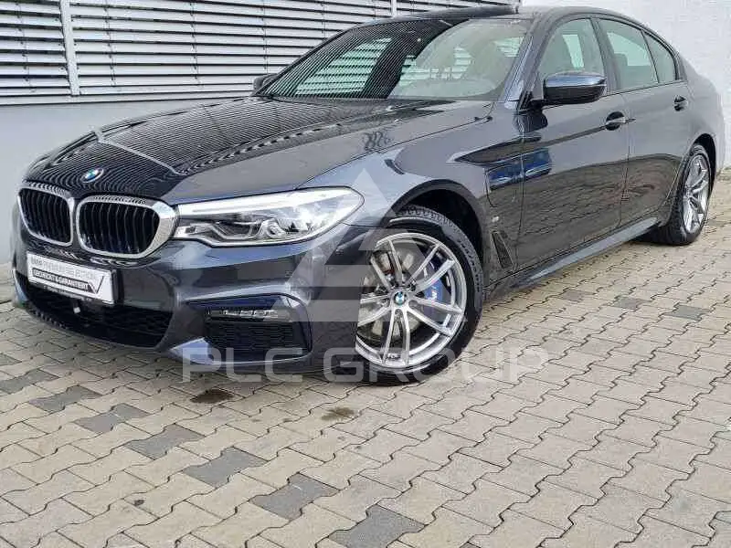 2020 BMW 530