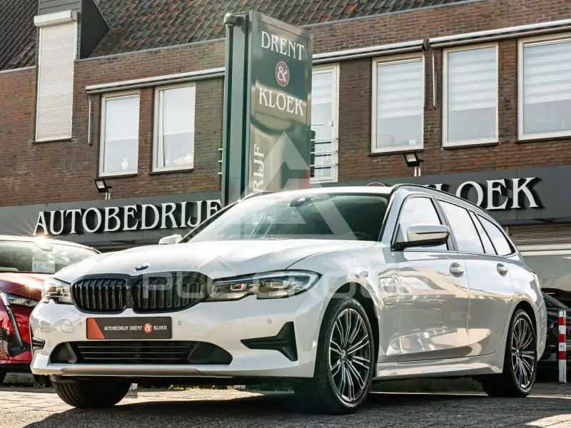 2020 BMW 330