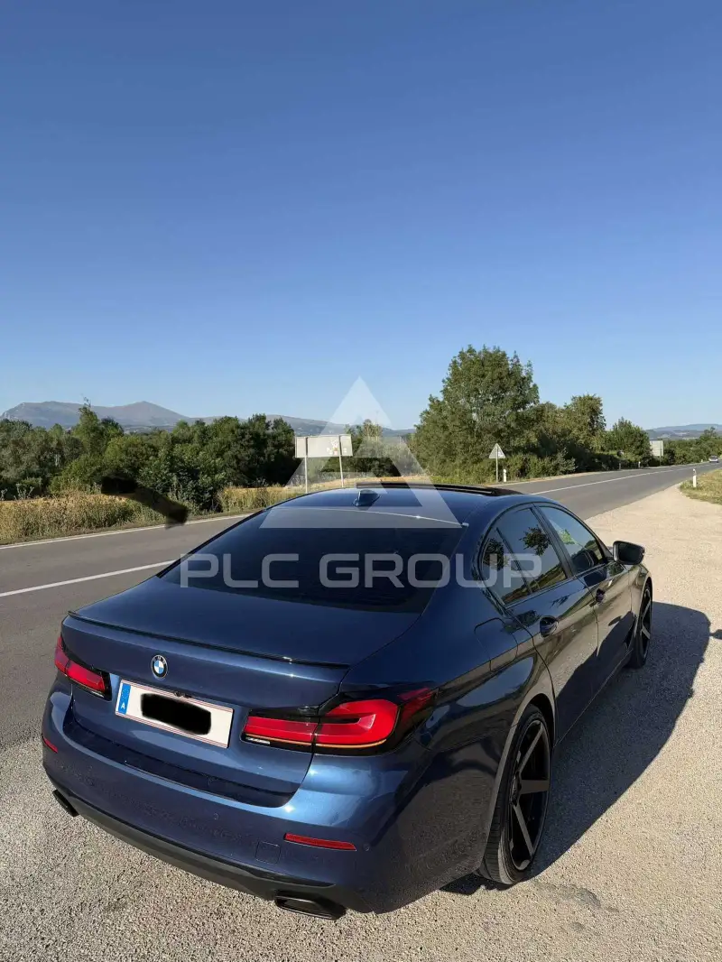 2020 BMW 520