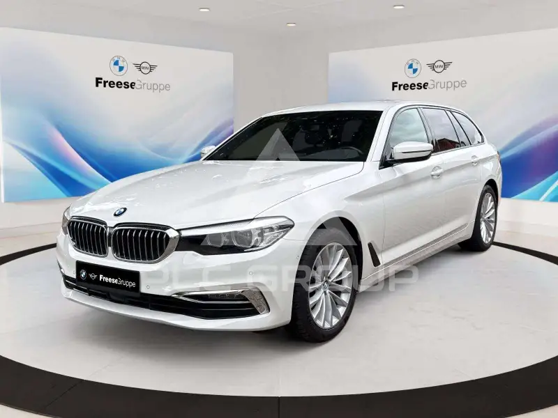 2020 BMW 520