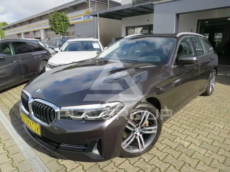 2020 BMW 520