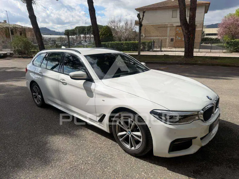 2020 BMW 520