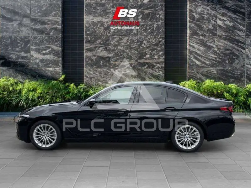 2020 BMW 520
