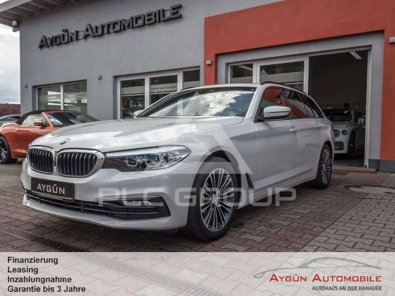 2020 BMW 520