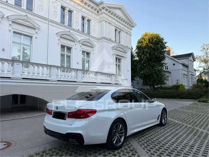 2020 BMW 520