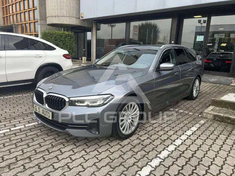 2020 BMW 520