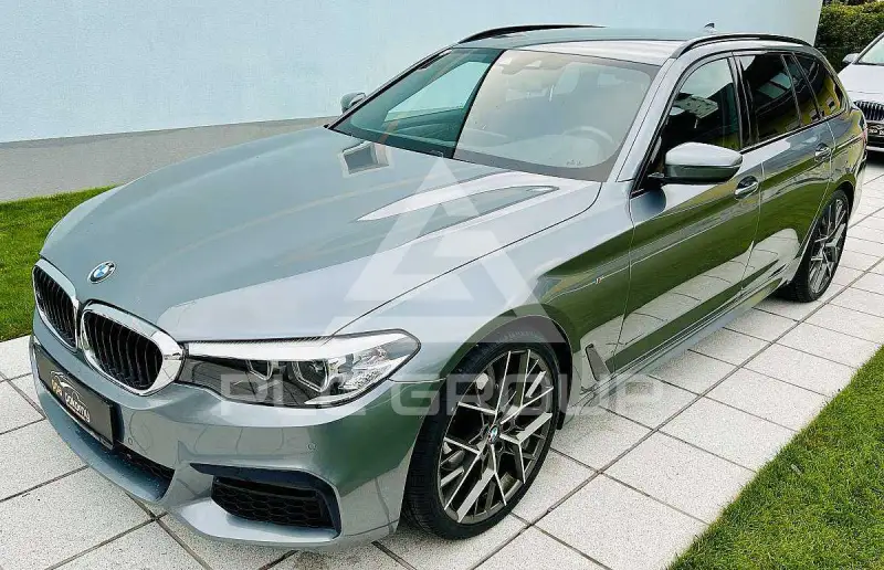 2020 BMW 520