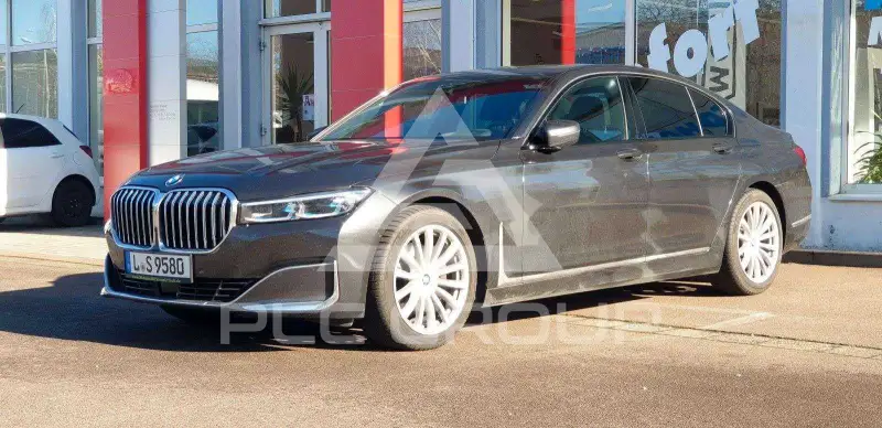 2020 BMW 730