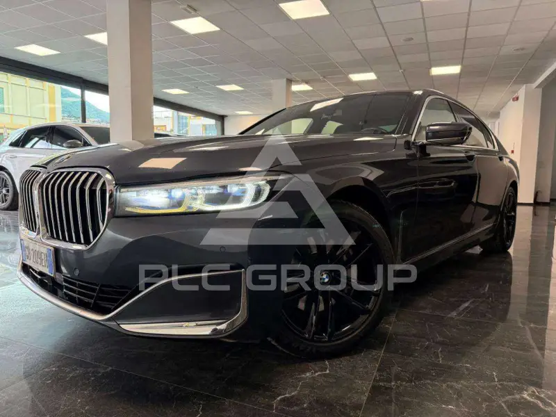 2020 BMW 730