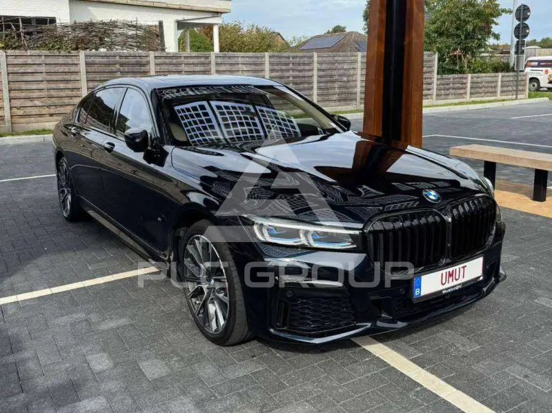 2020 BMW 745
