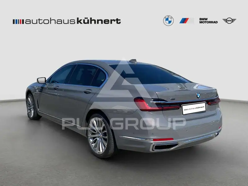 2020 BMW 745