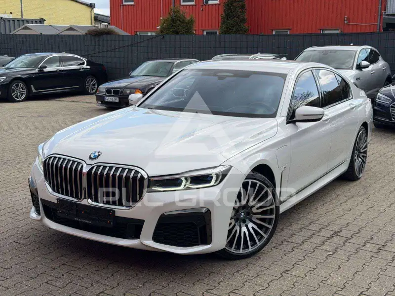 2020 BMW 745