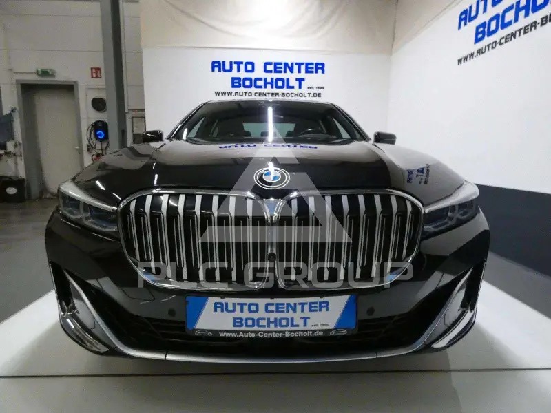 2020 BMW 745