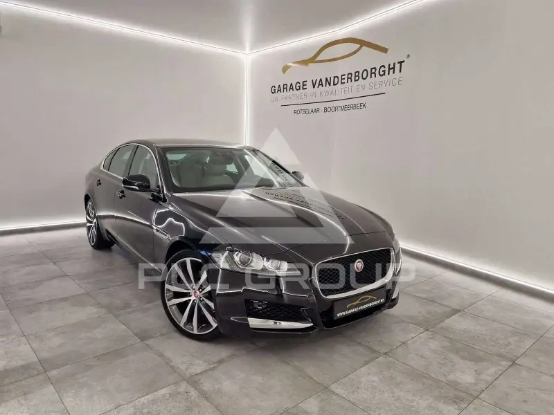 2020 Jaguar XF