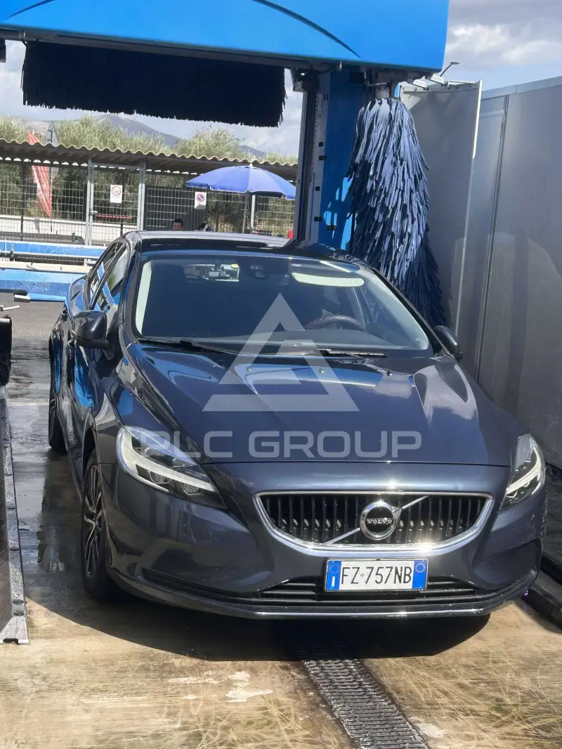 2020 Volvo V40