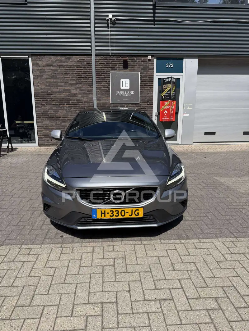 2020 Volvo V40