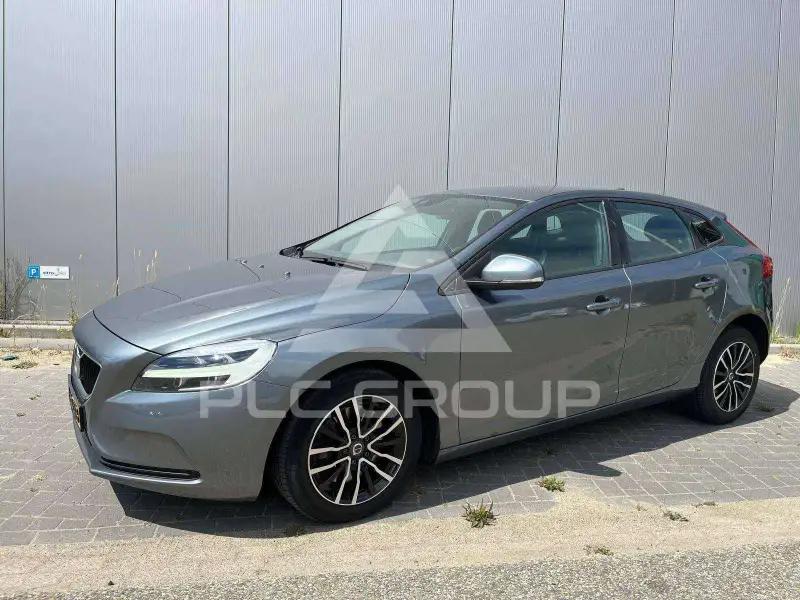 2020 Volvo V40