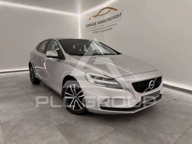 2020 Volvo V40