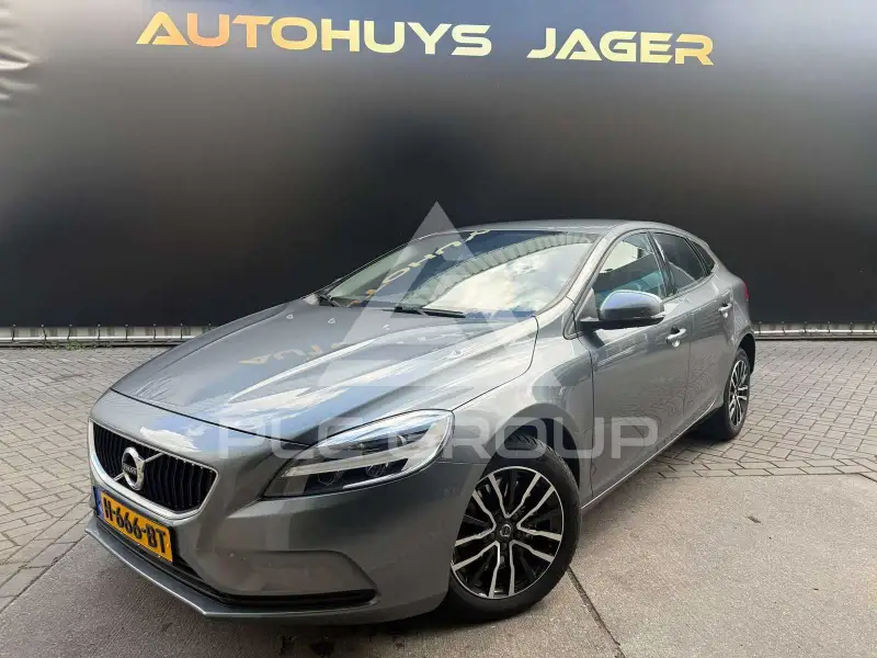 2020 Volvo V40