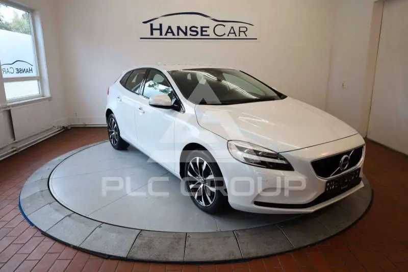 2020 Volvo V40