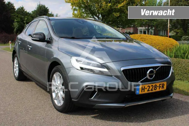 2020 Volvo V40