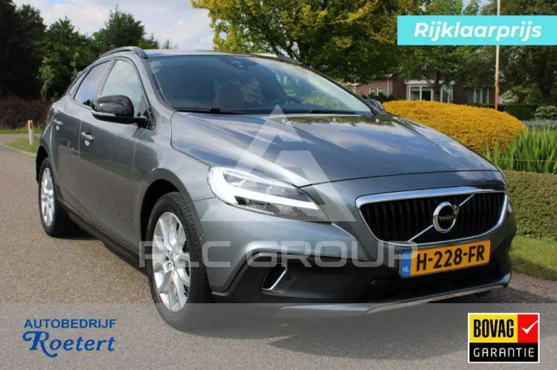 2020 Volvo V40