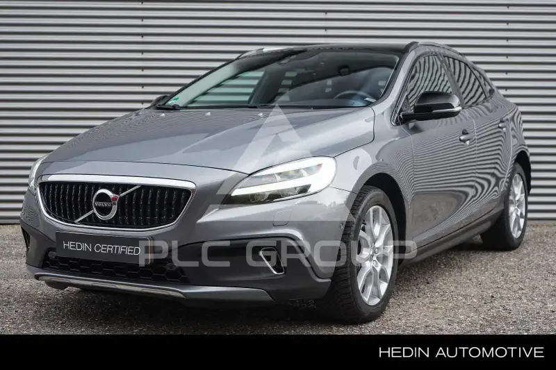 2020 Volvo V40