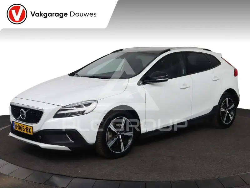2020 Volvo V40