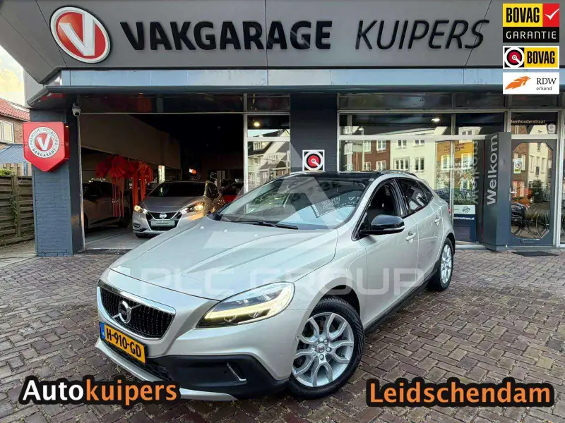 2020 Volvo V40