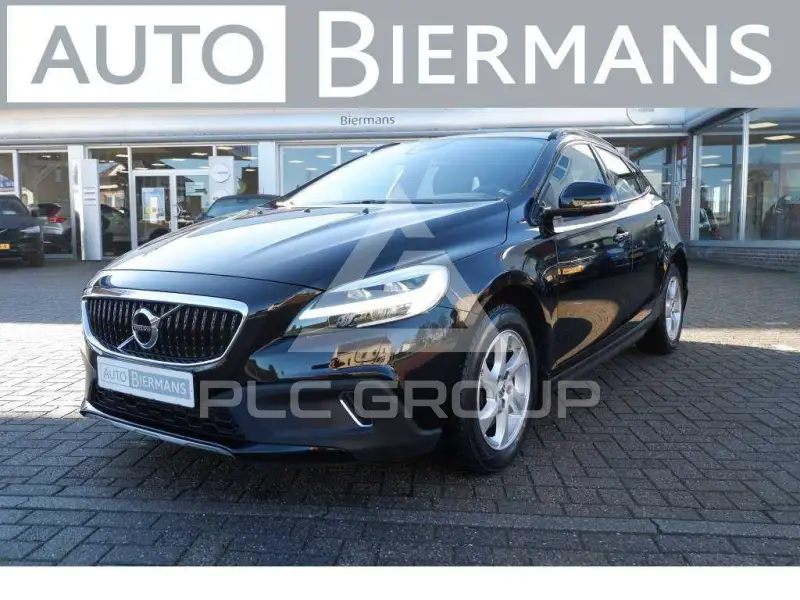 2020 Volvo V40