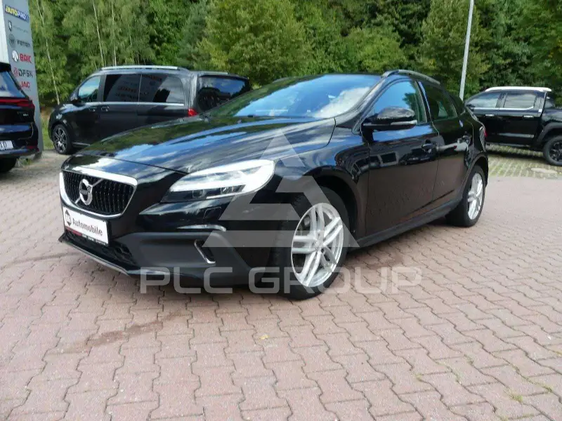 2020 Volvo V40
