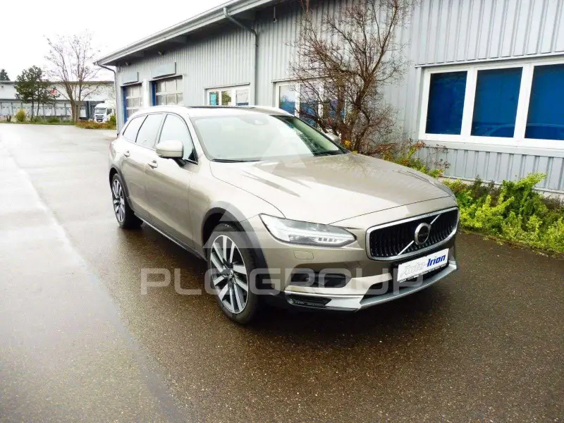 2020 Volvo V90